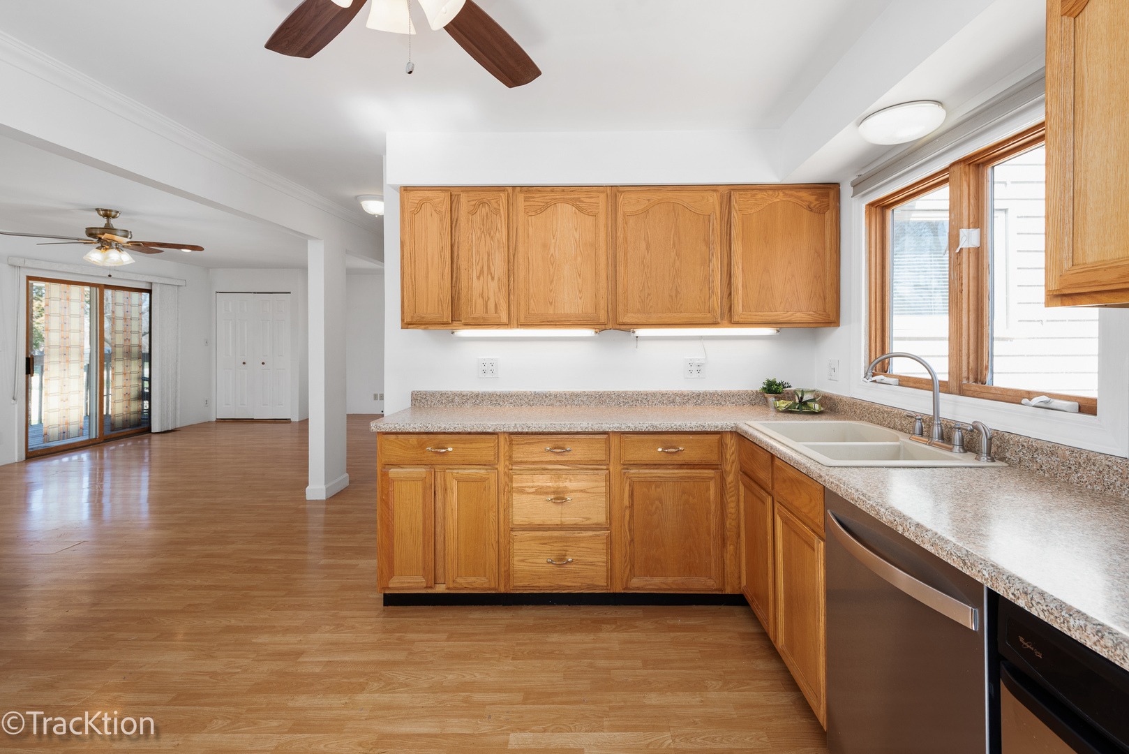 8829 Skyline Drive, Burr Ridge, IL 60527