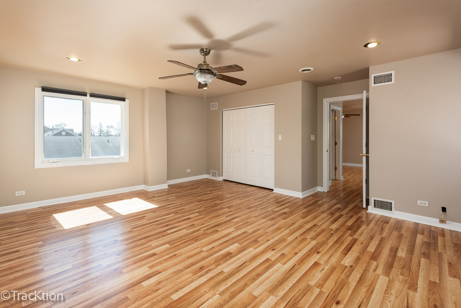 8829 Skyline Drive, Burr Ridge, IL 60527