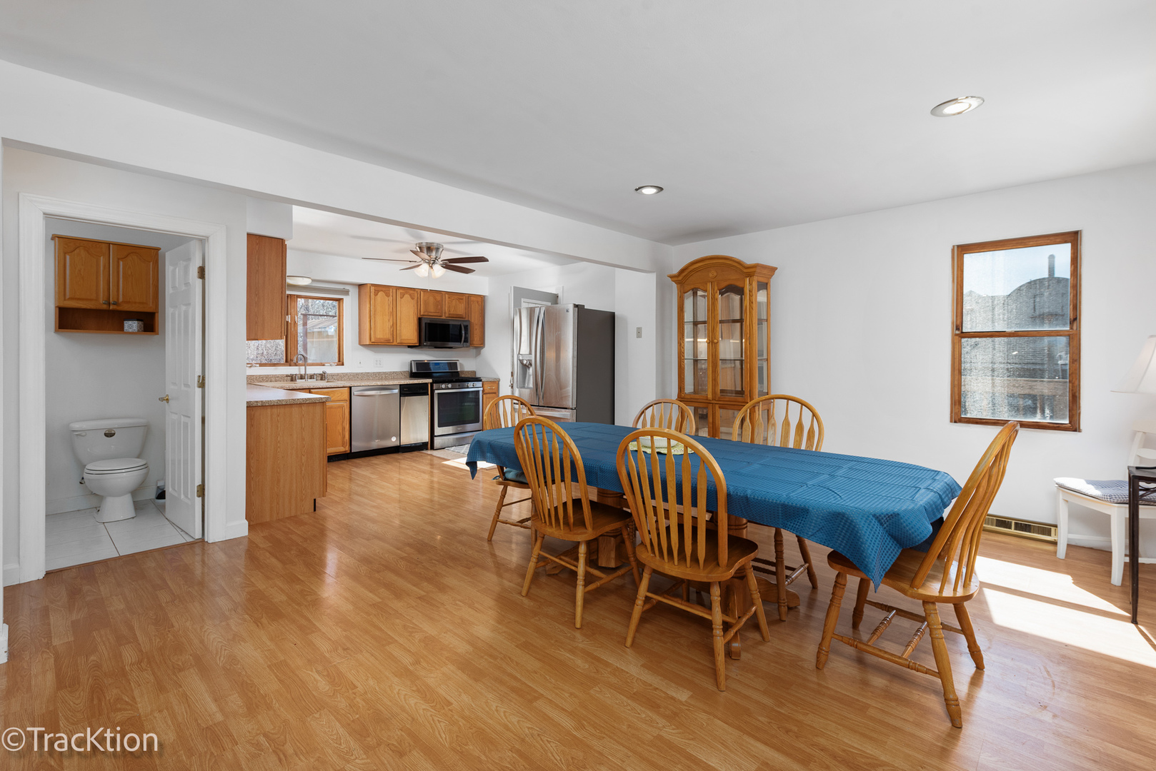 8829 Skyline Drive, Burr Ridge, IL 60527