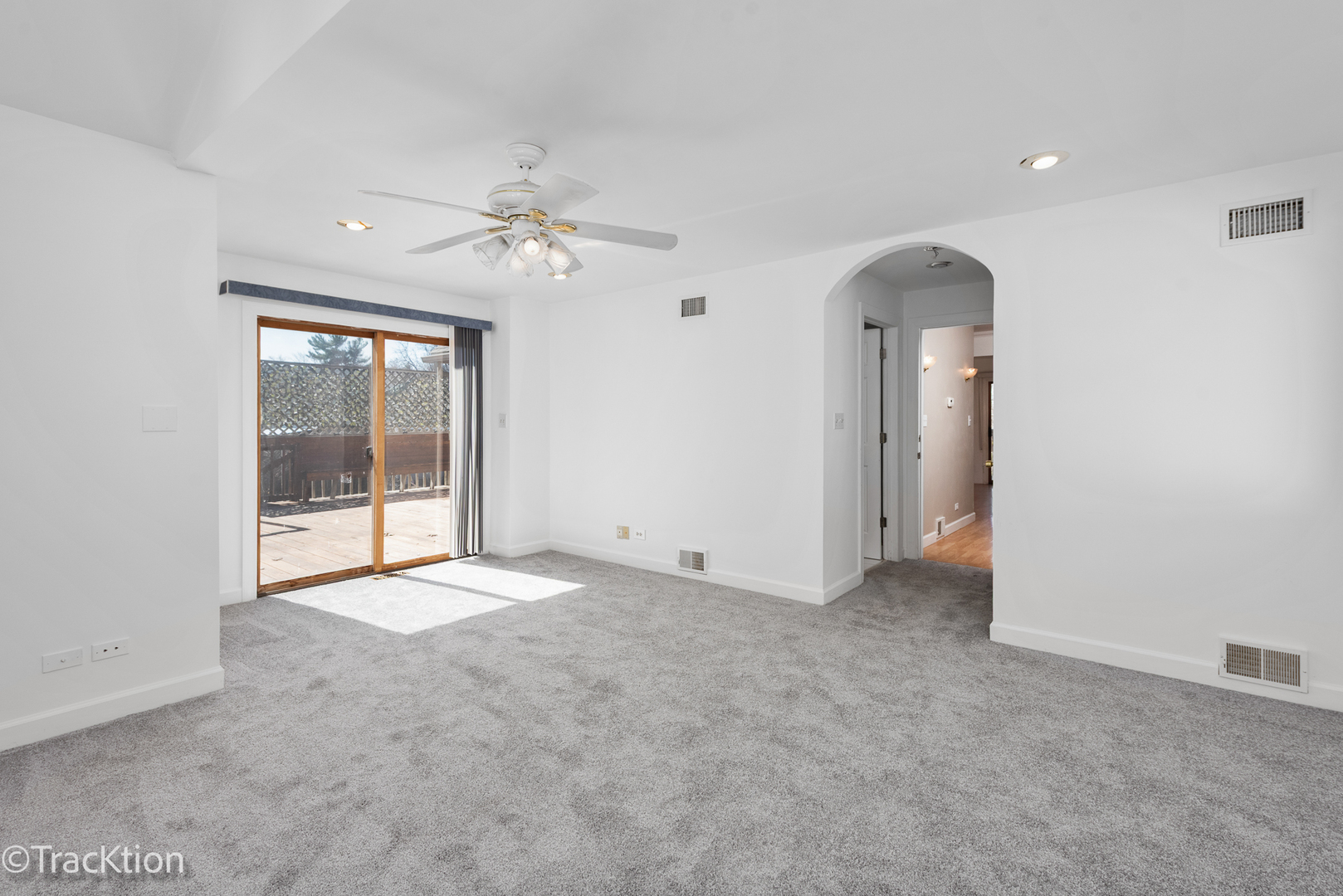 8829 Skyline Drive, Burr Ridge, IL 60527