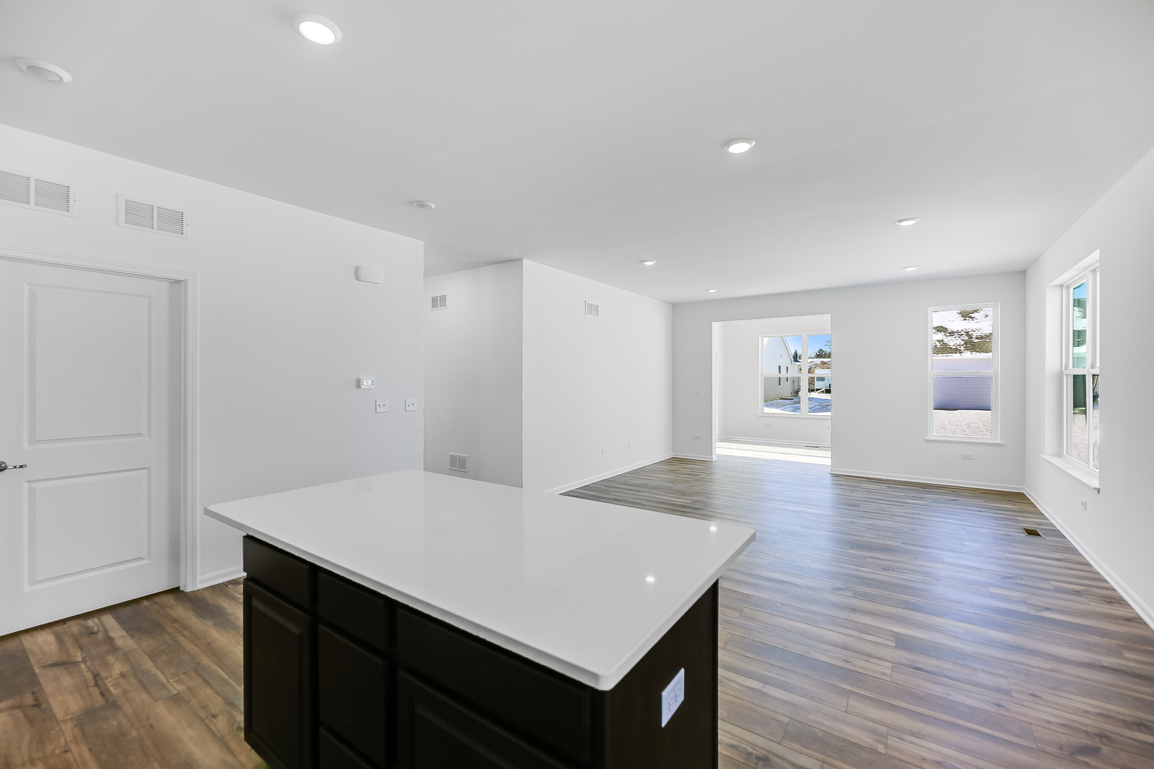 375 S Constitution Drive, Aurora, IL 60506