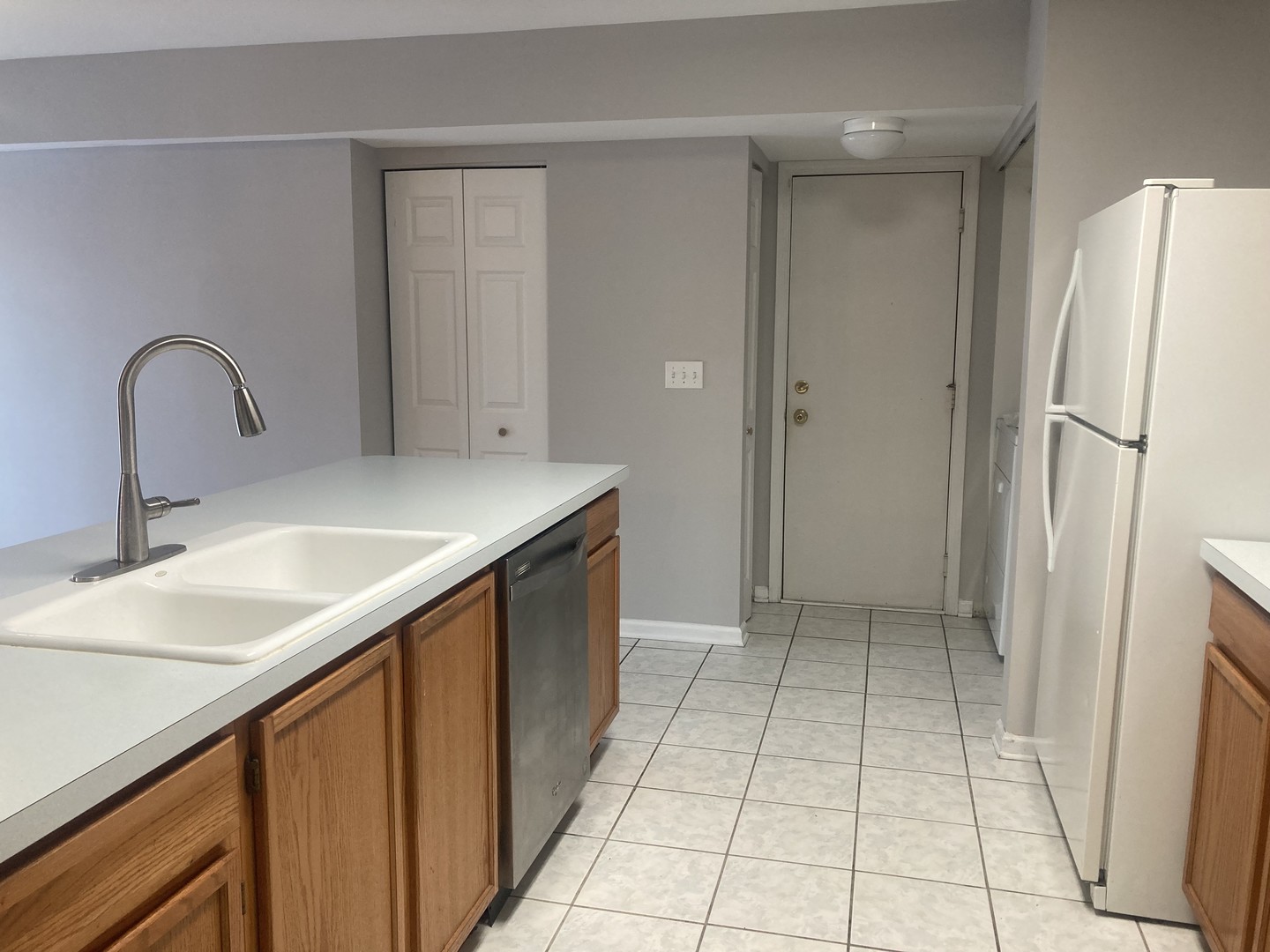 1093 Symphony Drive #1093, Aurora, IL 60504