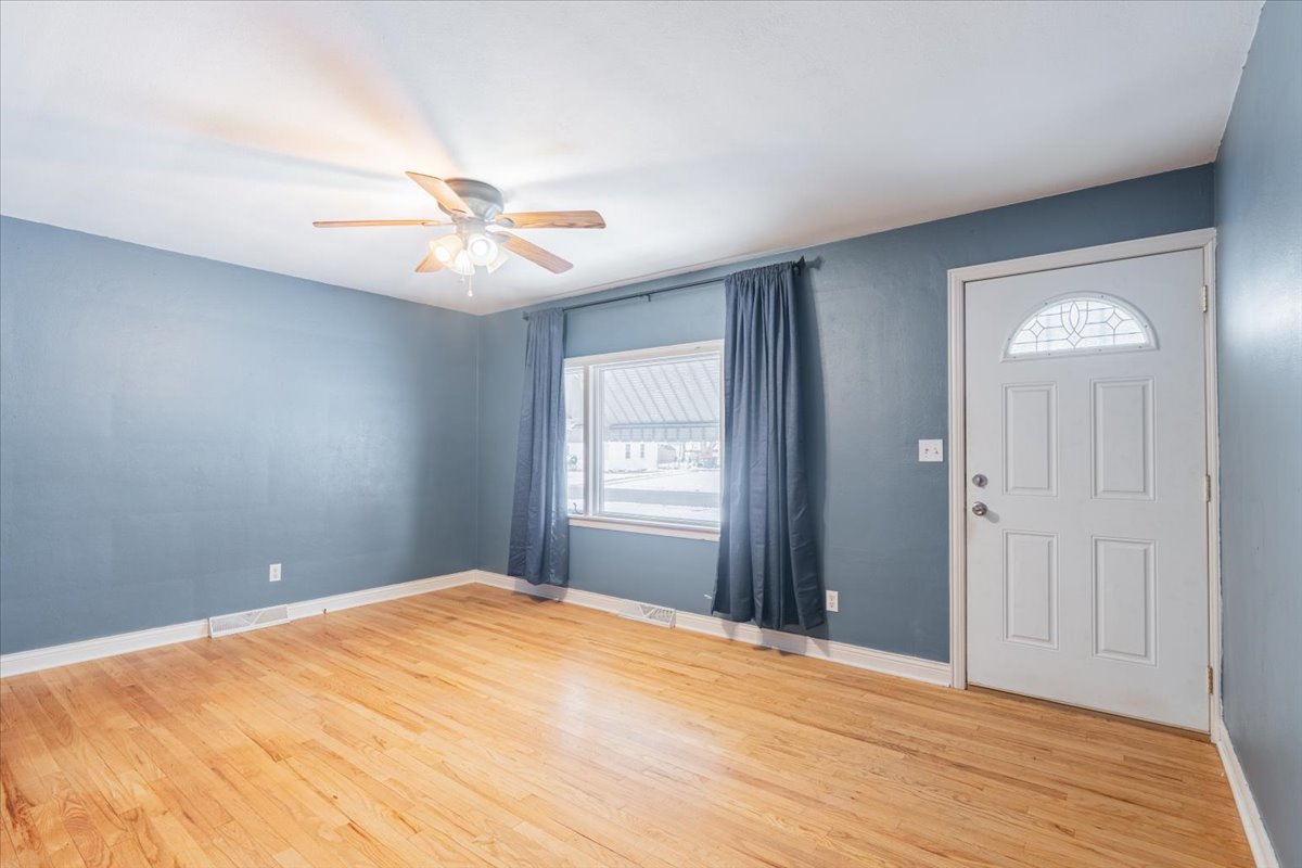 2625 N Victoria Avenue, Peoria, IL 61604