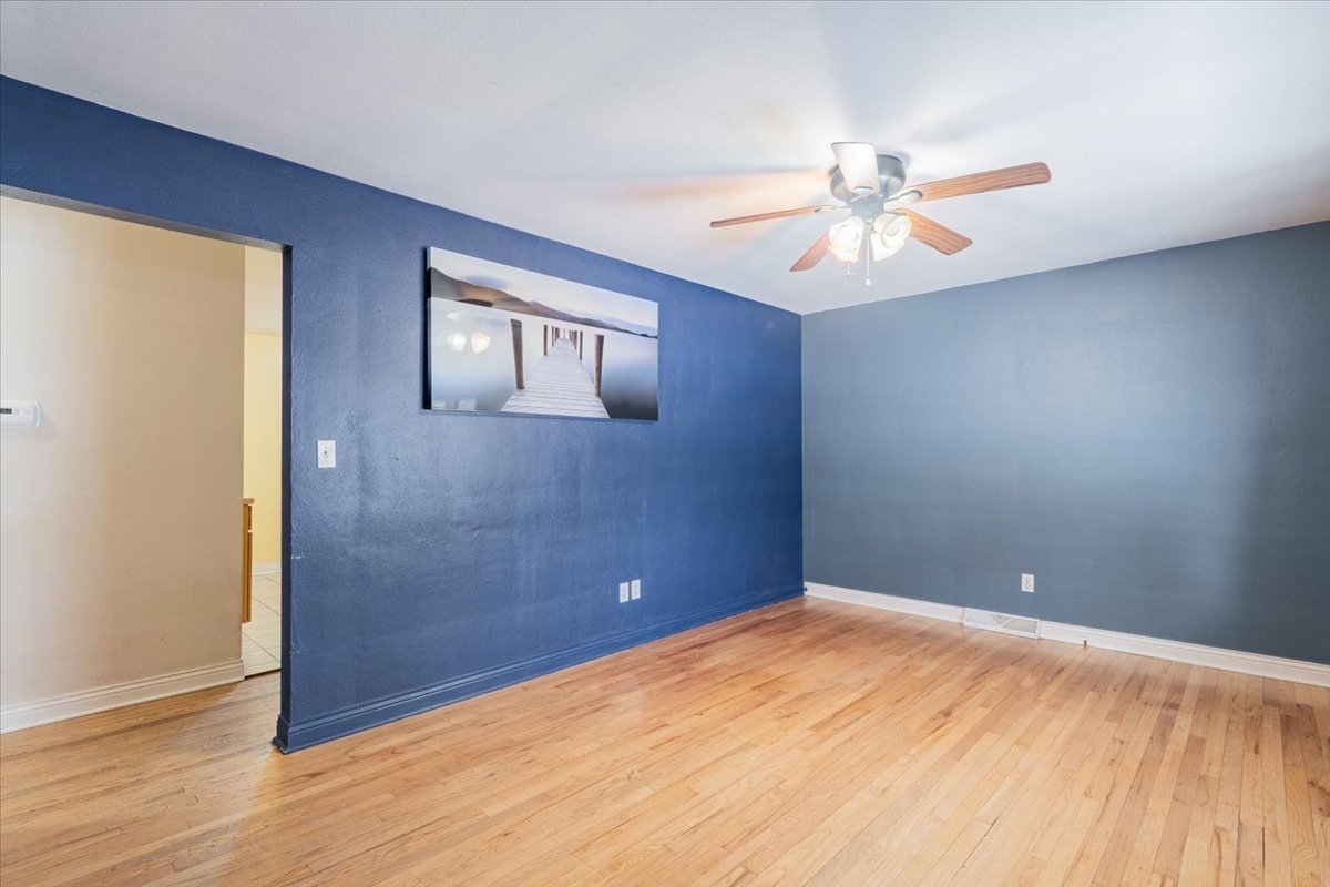 2625 N Victoria Avenue, Peoria, IL 61604