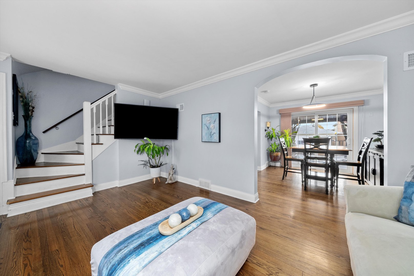 6123 S Meade Avenue, Chicago, IL 60638