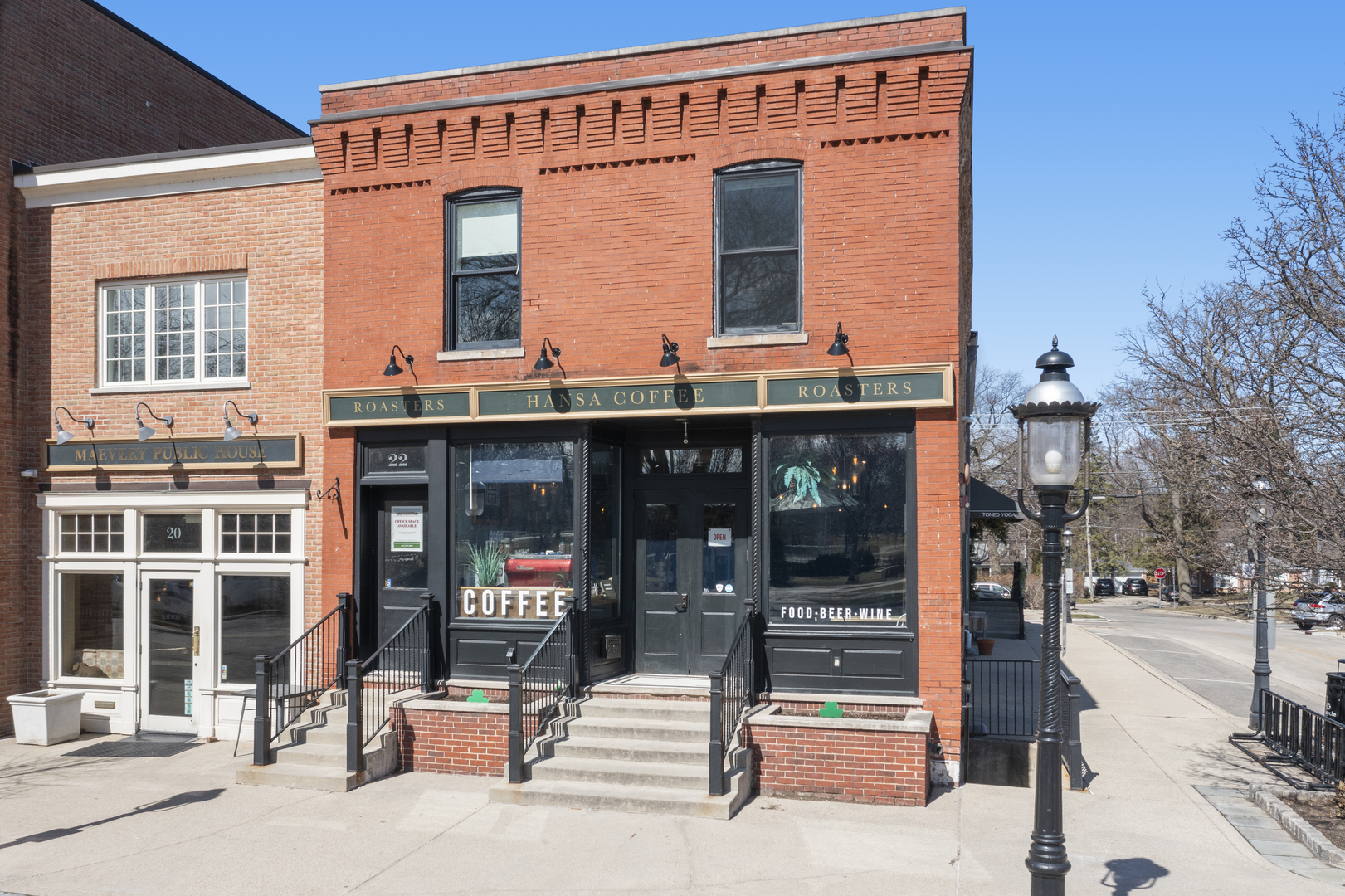 22 E Scranton Avenue, Lake Bluff, IL 60044