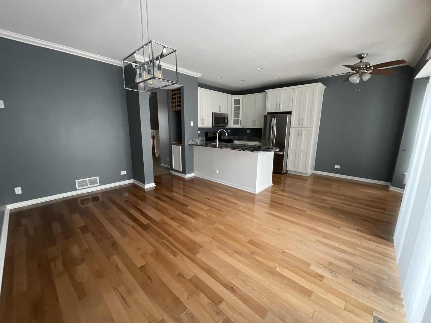 1116 Village Center Parkway #4, Aurora, IL 60506