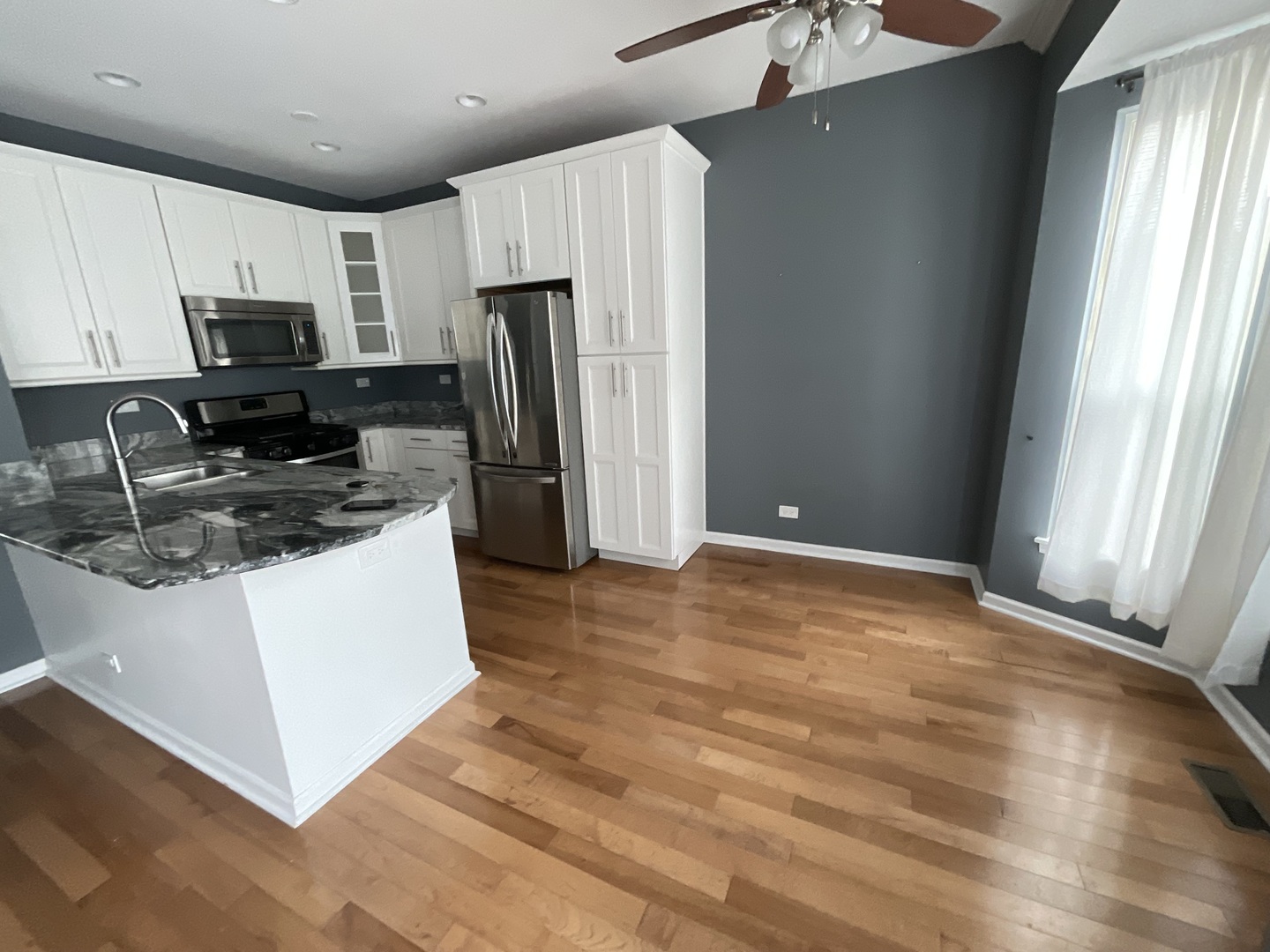 1116 Village Center Parkway #4, Aurora, IL 60506