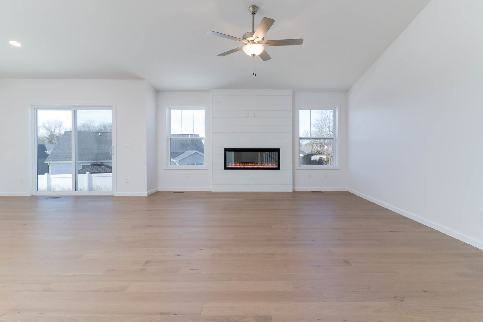 2503 Treeline Drive, Bloomington, IL 61704