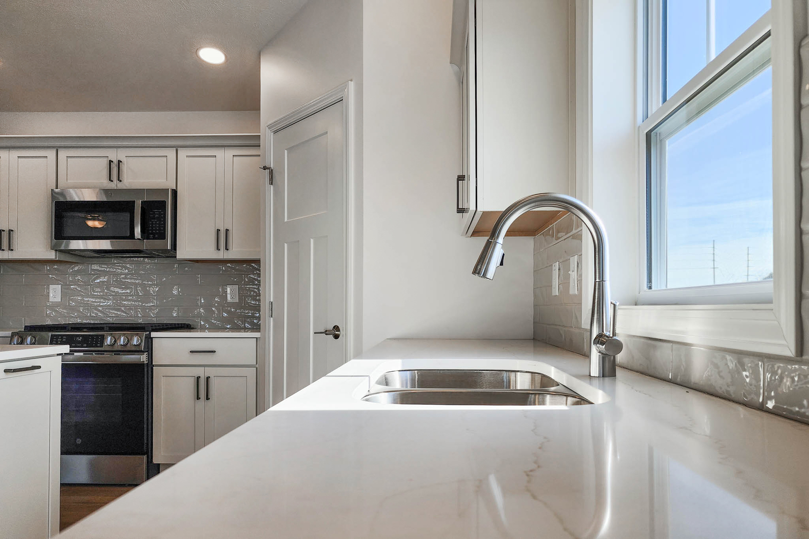 2503 Treeline Drive, Bloomington, IL 61704