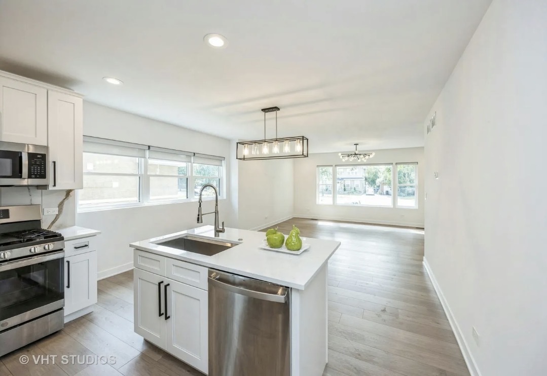 823 N La Grange Road #1, La Grange Park, IL 60526