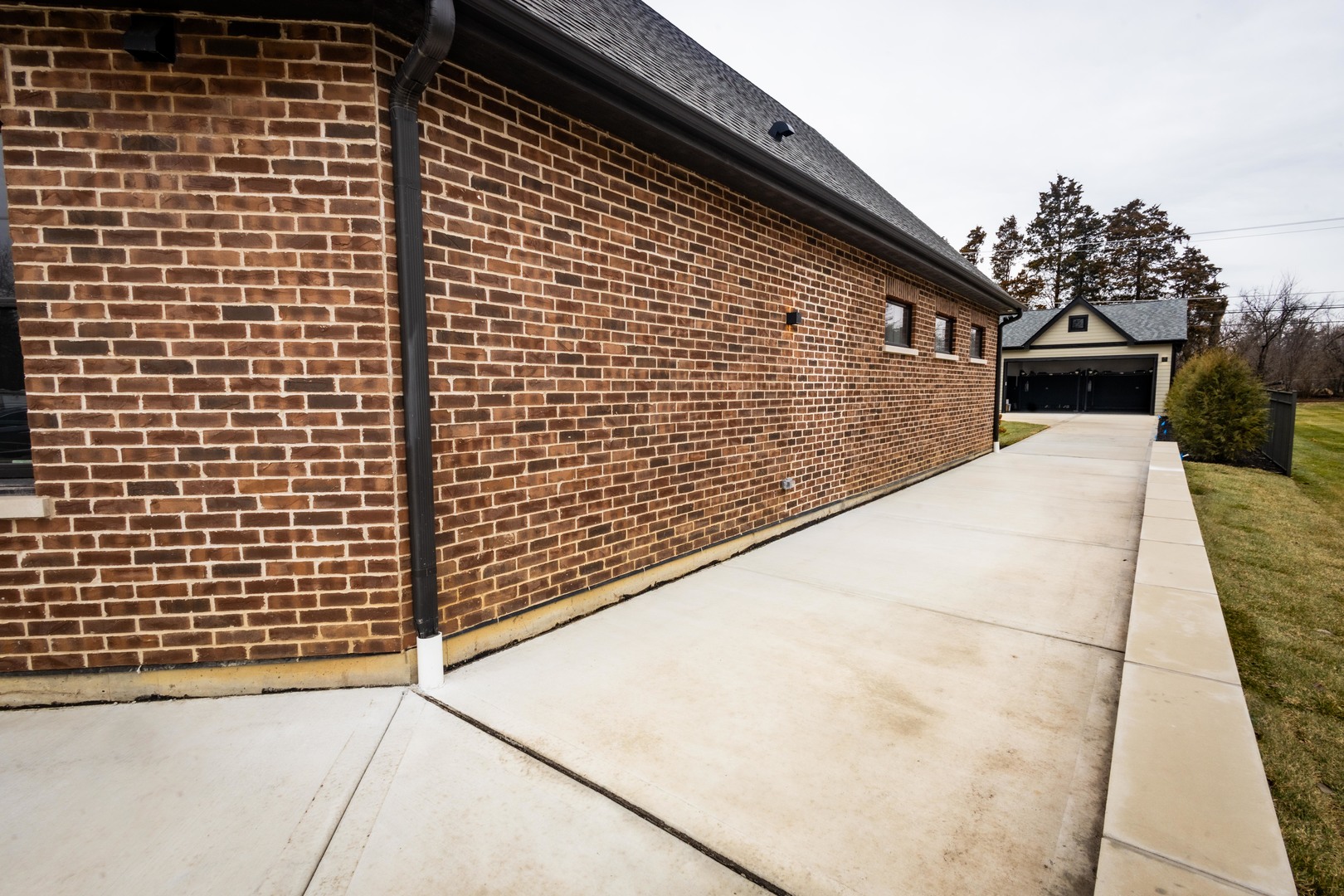 740 67th Place, Willowbrook, IL 60527