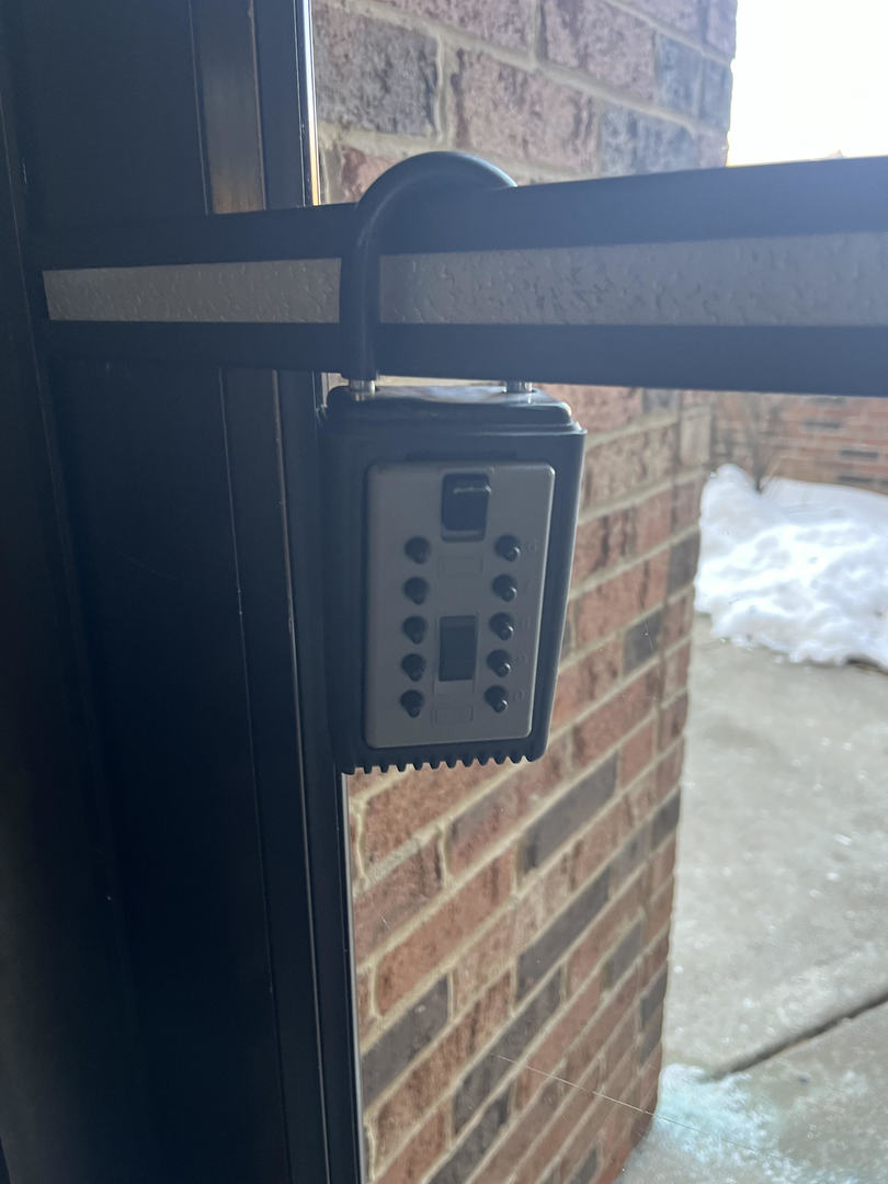 5515 Cromwell Lane #M2, Oak Forest, IL 60452