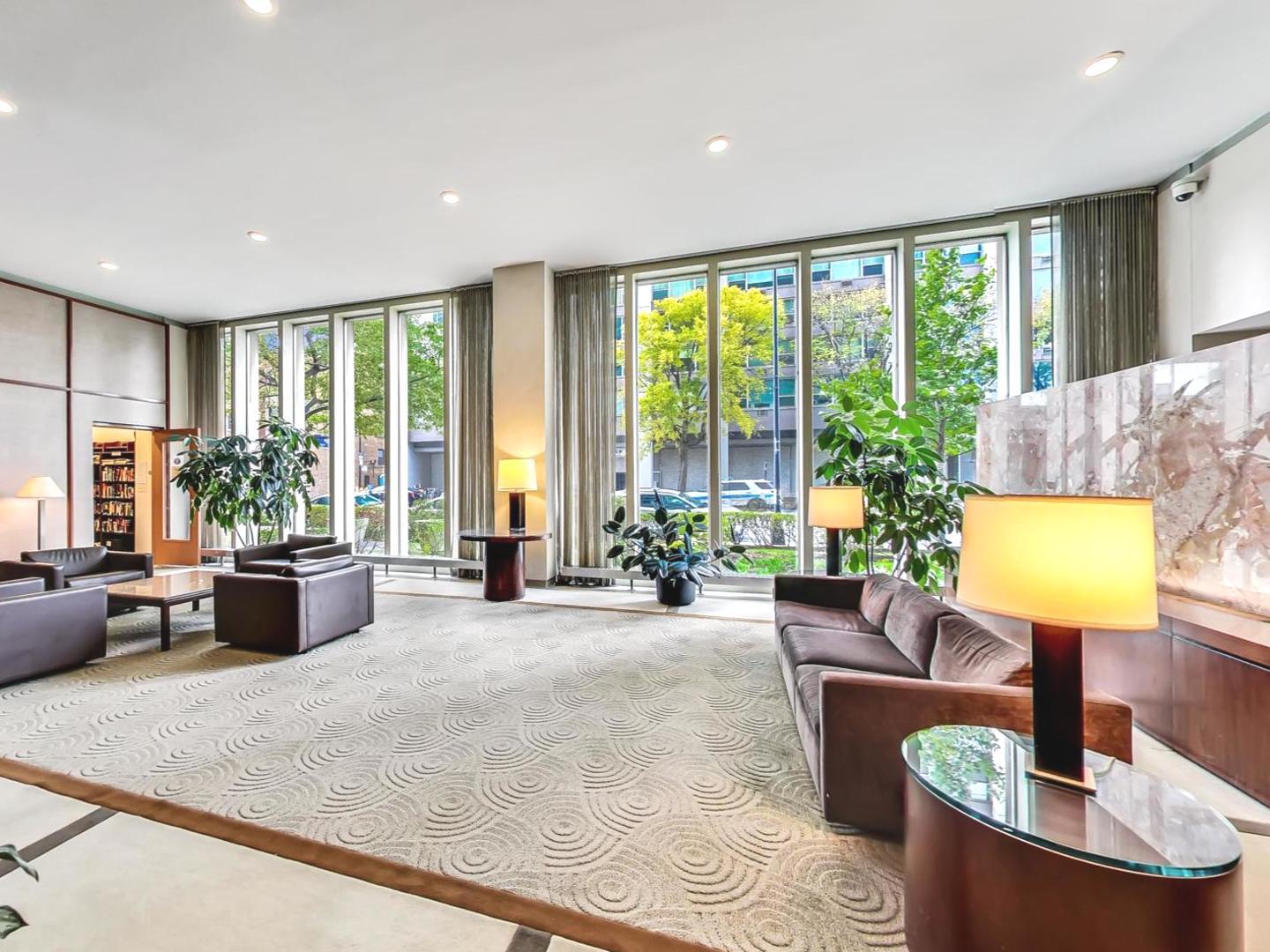 3550 N Lake Shore Drive #1011, Chicago, IL 60657