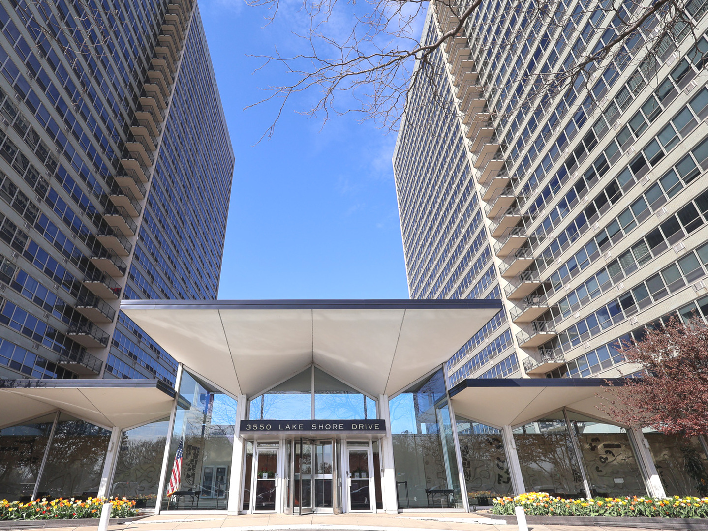 3550 N Lake Shore Drive #1011, Chicago, IL 60657