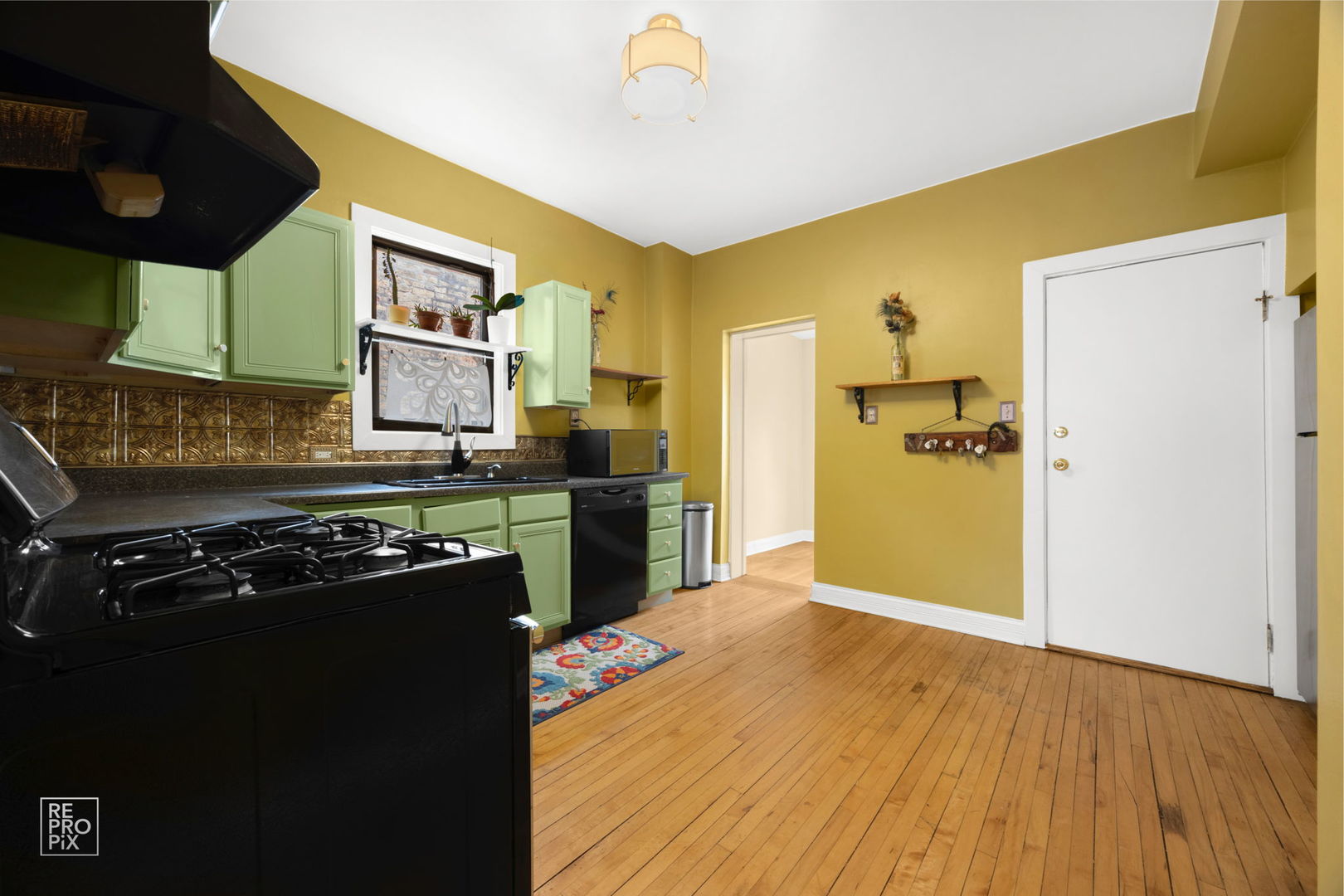 1847 W Touhy Avenue, Chicago, IL 60626