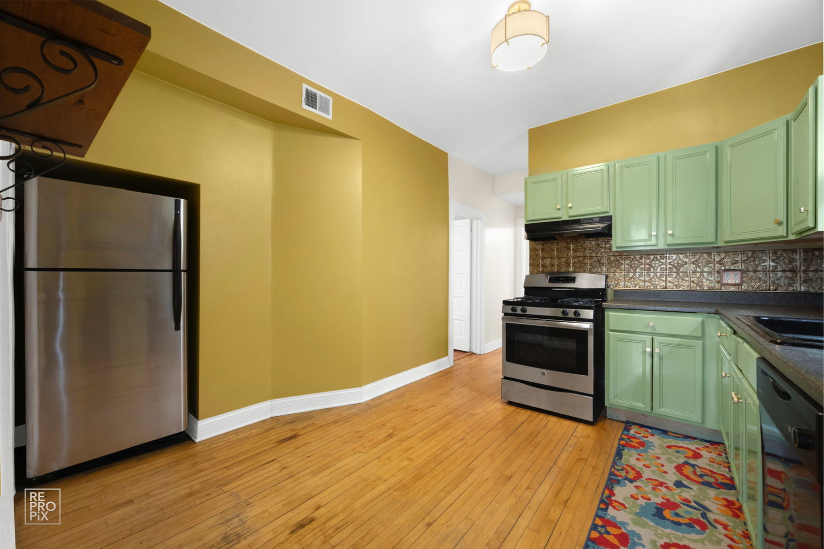 1847 W Touhy Avenue, Chicago, IL 60626