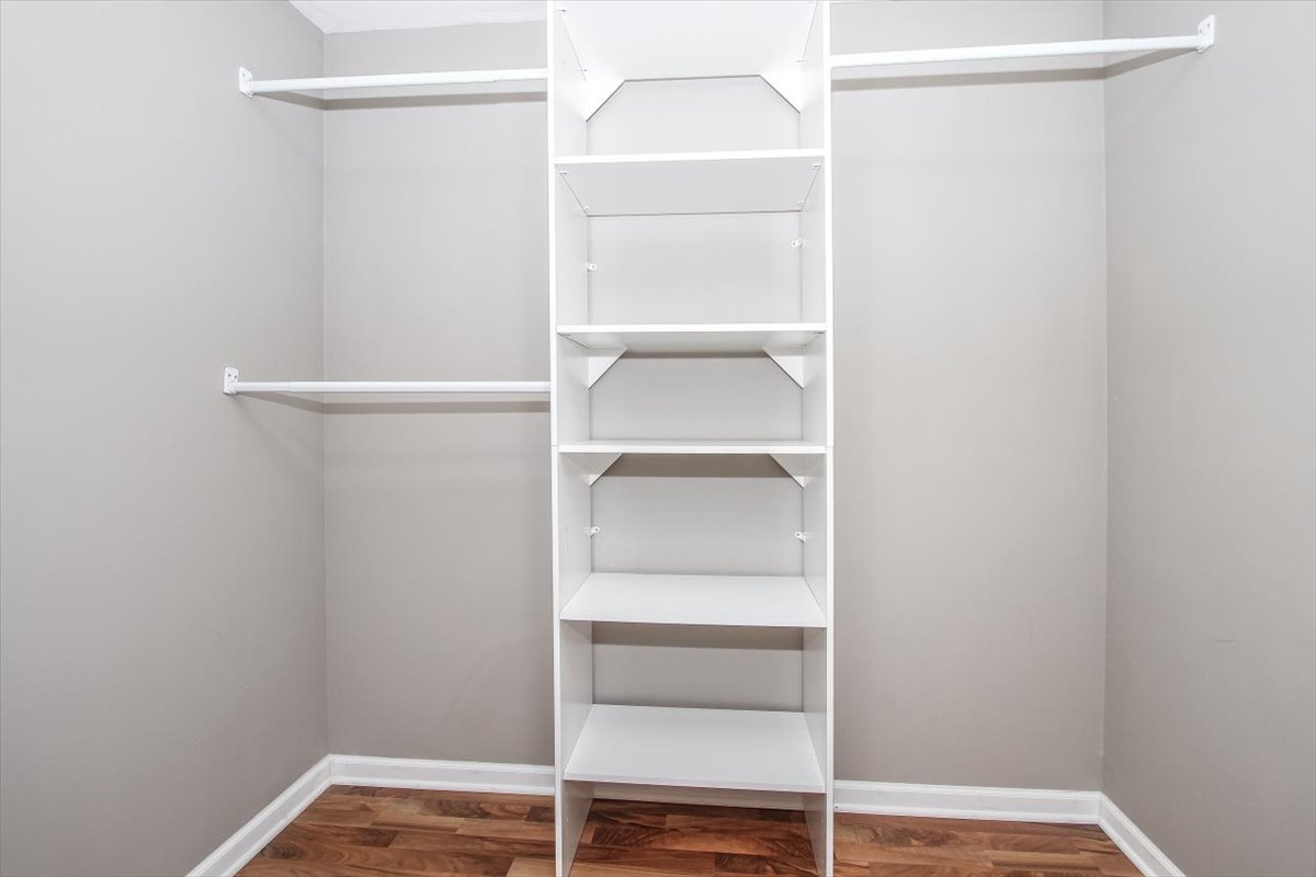 720 Huntly Court, Schaumburg, IL 60194