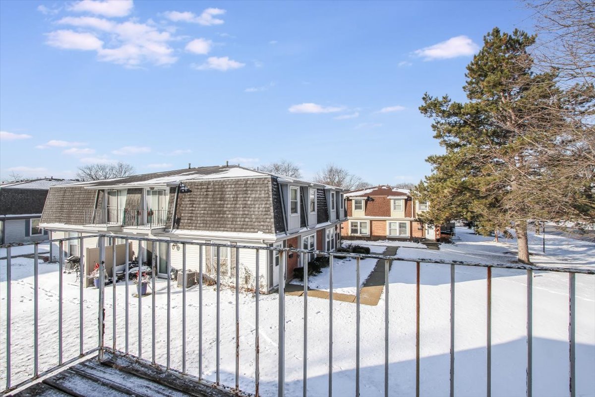 720 Huntly Court, Schaumburg, IL 60194