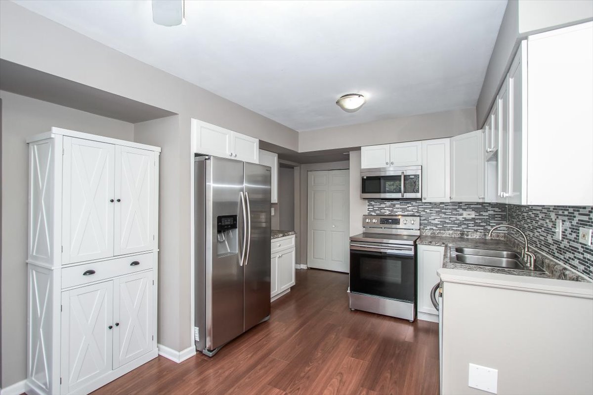 720 Huntly Court, Schaumburg, IL 60194