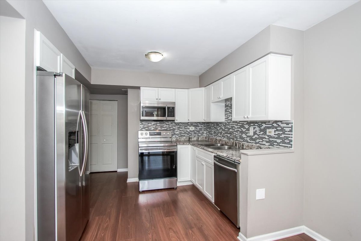 720 Huntly Court, Schaumburg, IL 60194