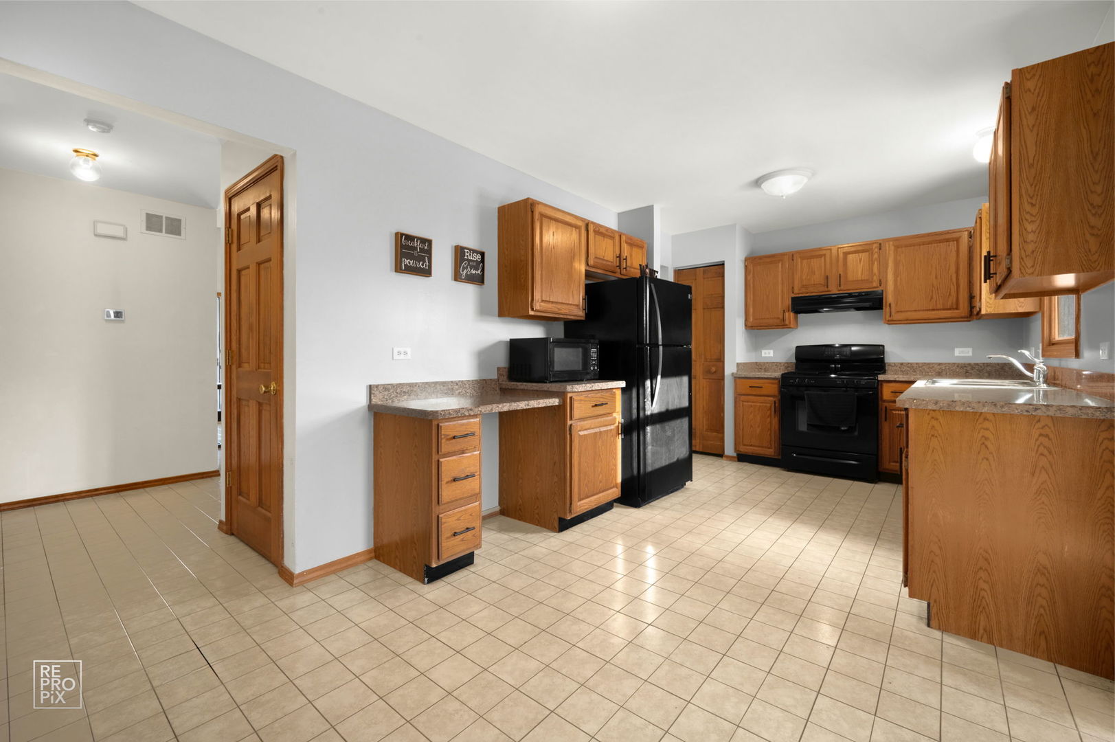 1113 Tewes Lane, Zion, IL 60099