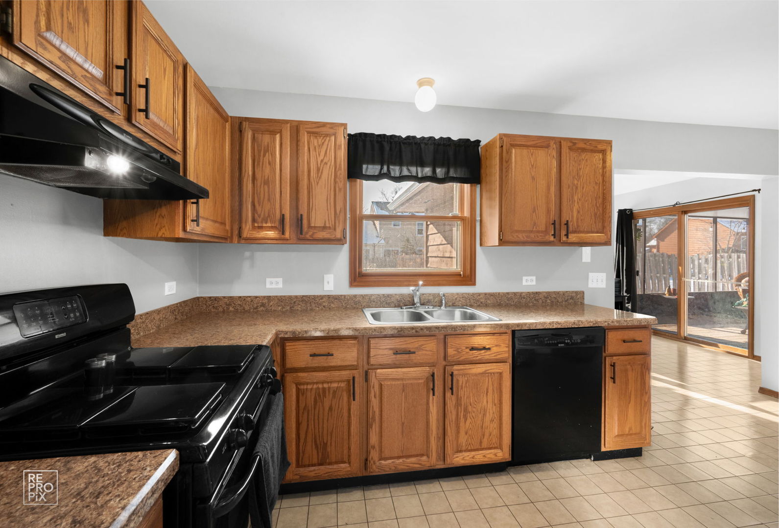 1113 Tewes Lane, Zion, IL 60099