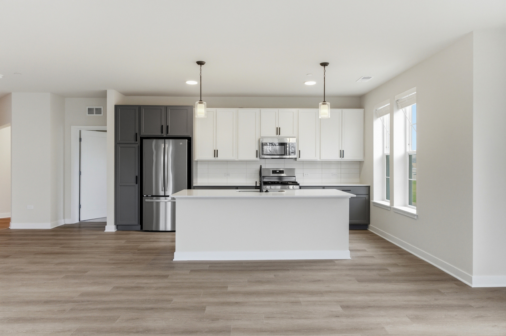 250 McHenry Road #B2B3, Buffalo Grove, IL 60089