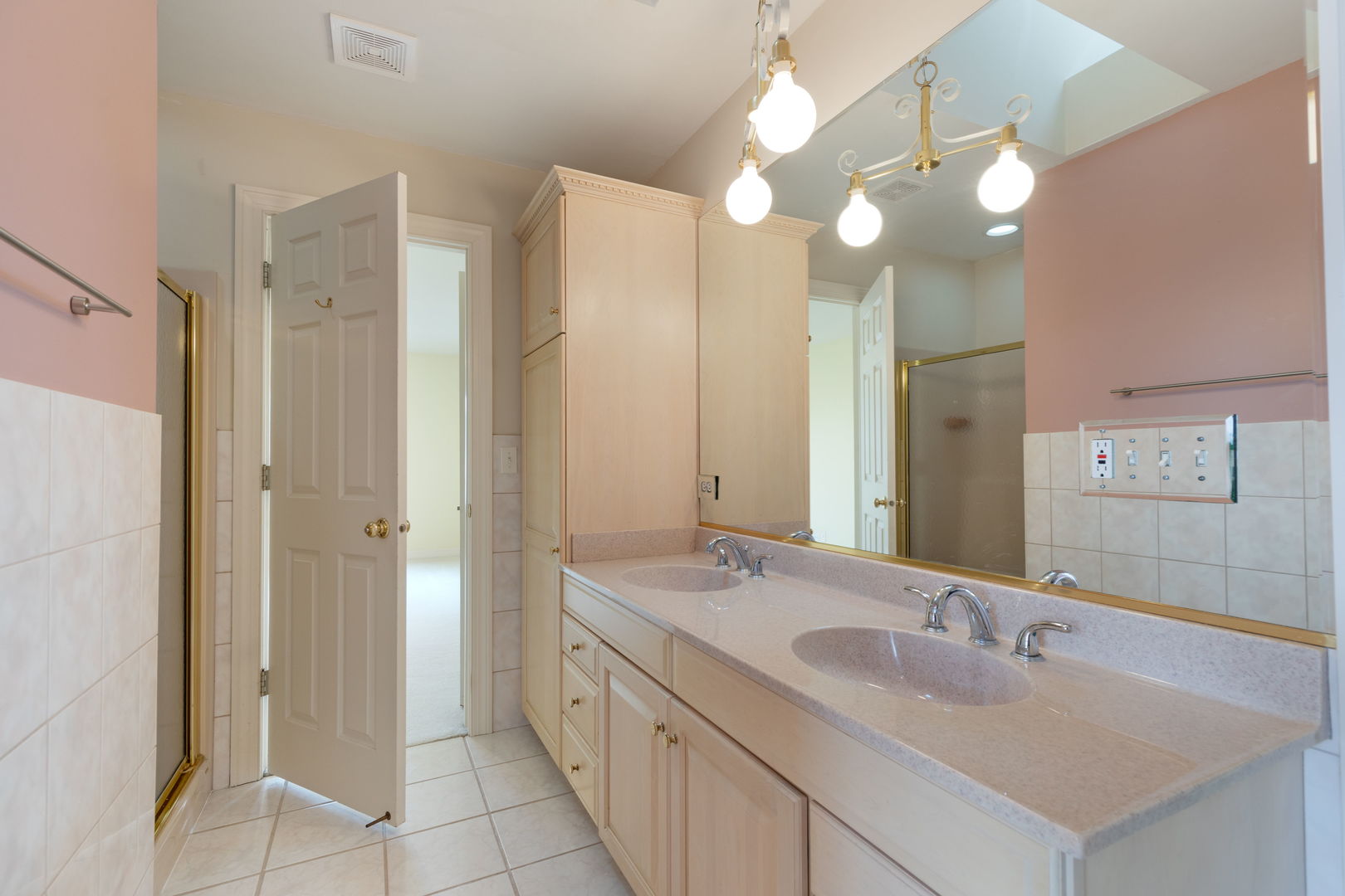 10711 Bull Valley Drive, Woodstock, IL 60098