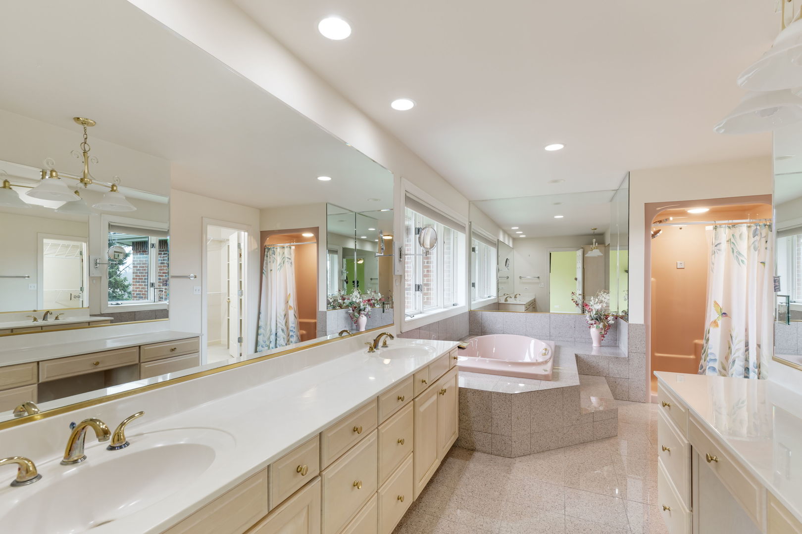 10711 Bull Valley Drive, Woodstock, IL 60098