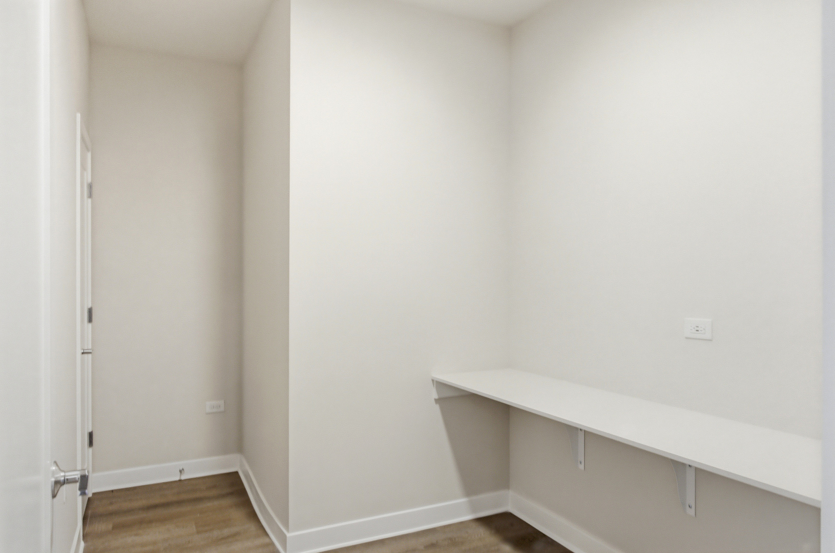 250 McHenry Road #C1, Buffalo Grove, IL 60089