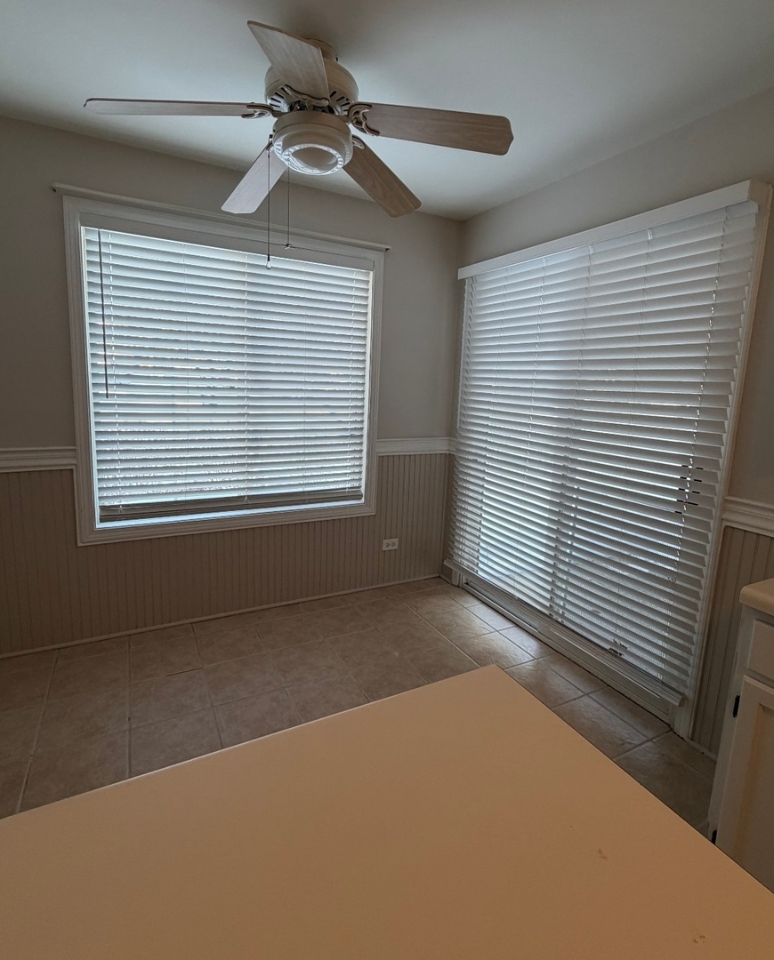 211 E Ashbury Lane #7, Roselle, IL 60172