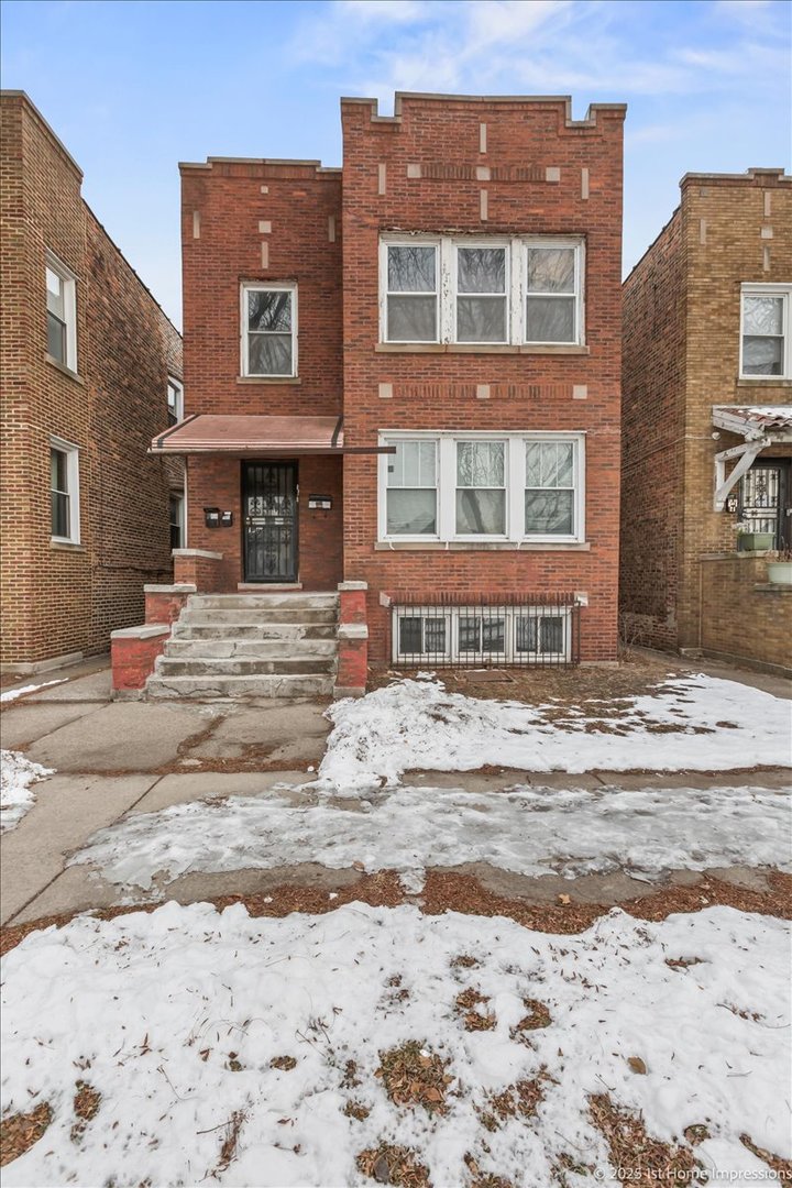 8119 S South Shore Drive, Chicago, IL 60617