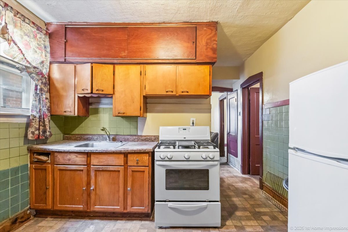 8119 S South Shore Drive, Chicago, IL 60617