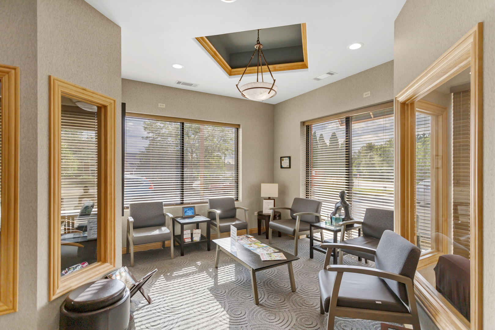 1500 CARLEMONT Drive #F, Crystal Lake, IL 60014