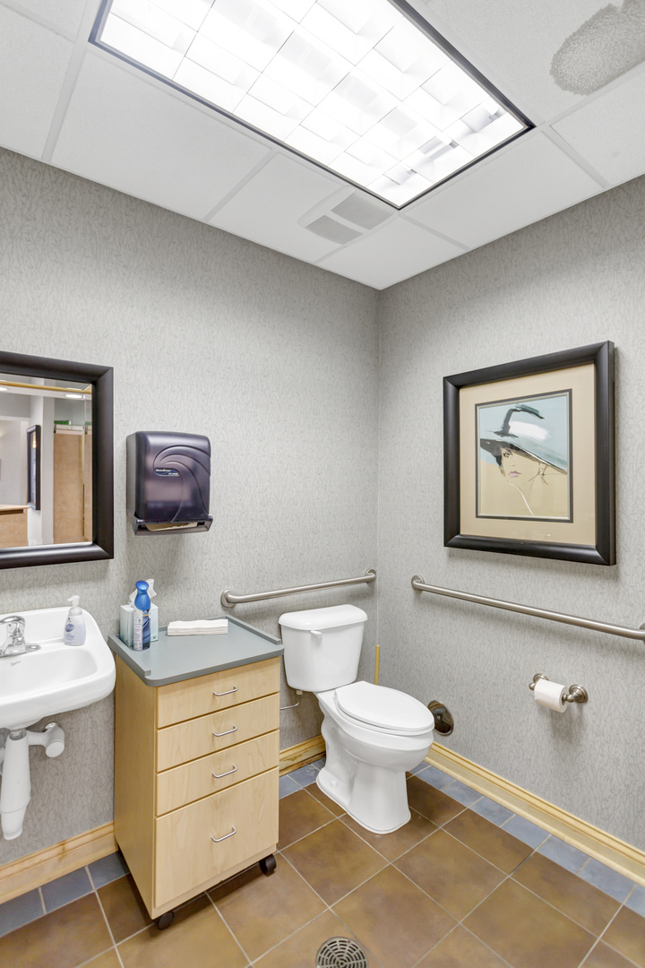 1500 CARLEMONT Drive #F, Crystal Lake, IL 60014