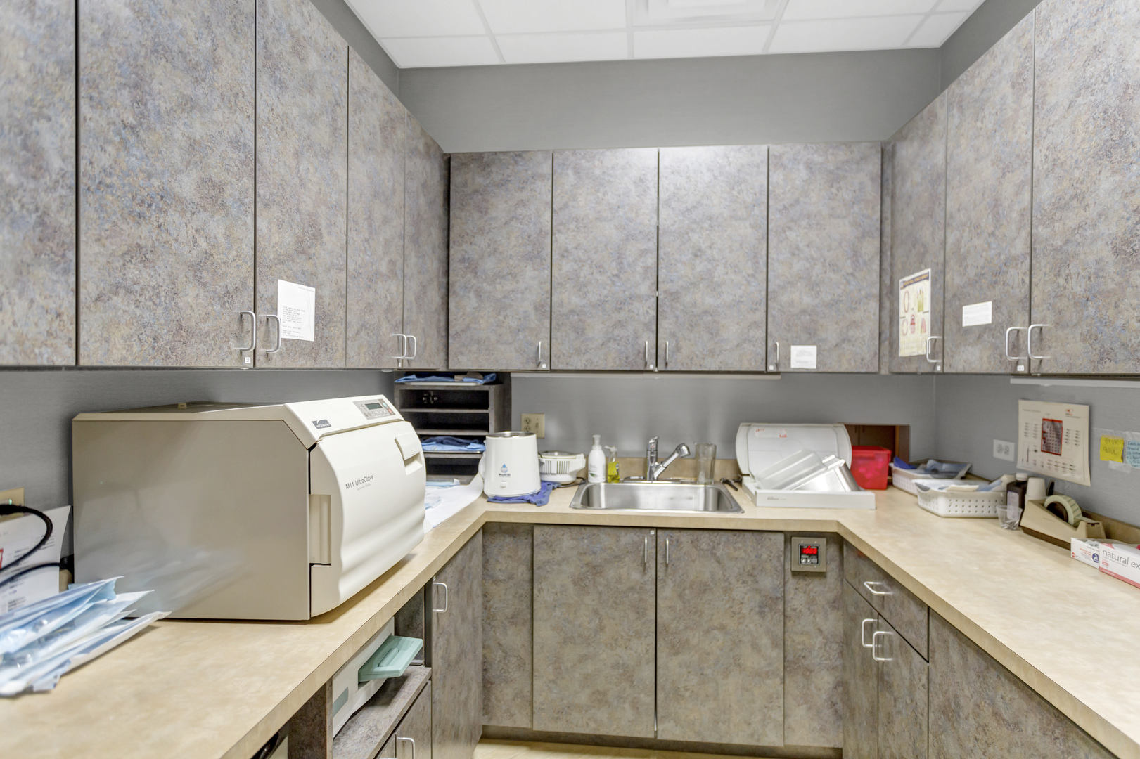 1500 CARLEMONT Drive #F, Crystal Lake, IL 60014