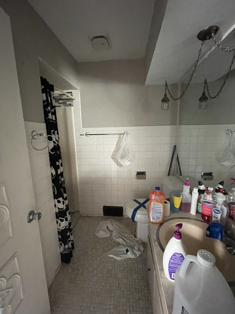 11524 S Nagle Avenue, Worth, IL 60482