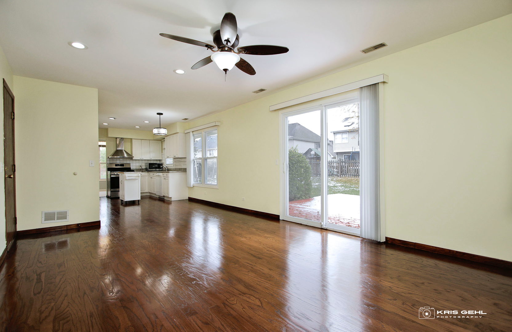 467 Highland Grove Drive, Buffalo Grove, IL 60089