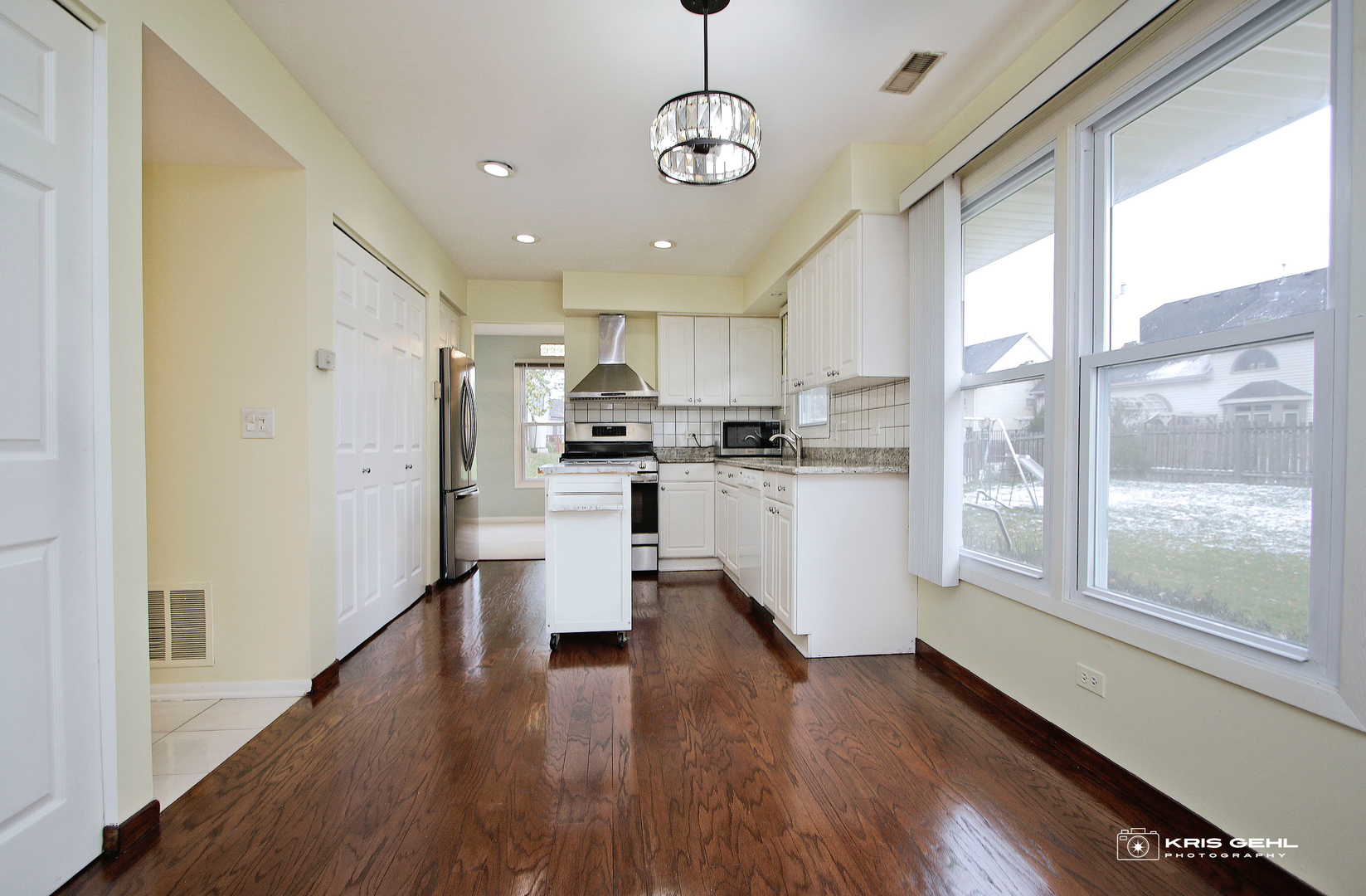 467 Highland Grove Drive, Buffalo Grove, IL 60089