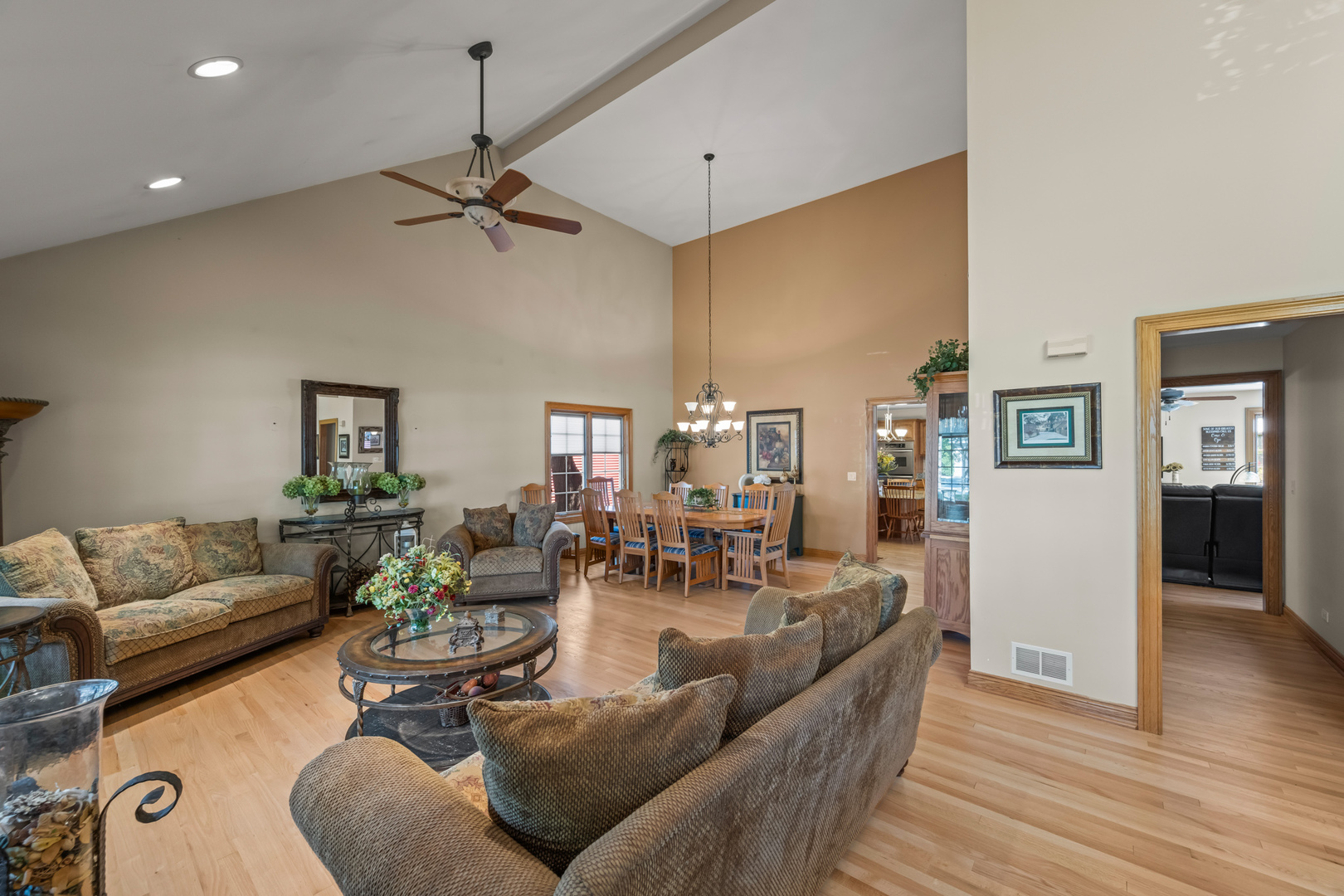 429 W KENILWORTH Avenue, Palatine, IL 60067