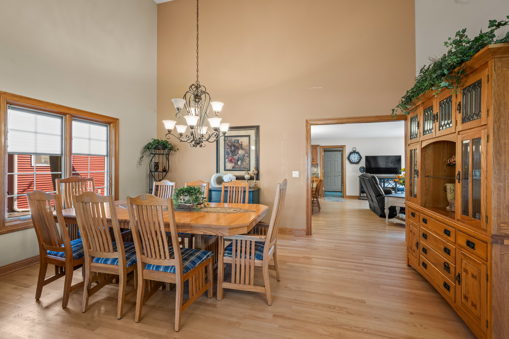 429 W KENILWORTH Avenue, Palatine, IL 60067