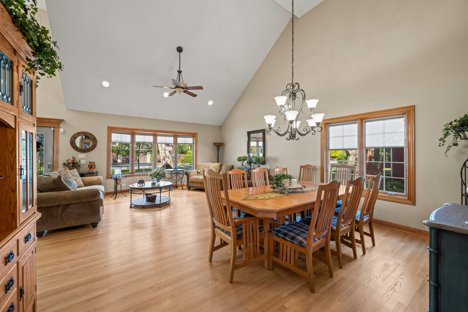 429 W KENILWORTH Avenue, Palatine, IL 60067