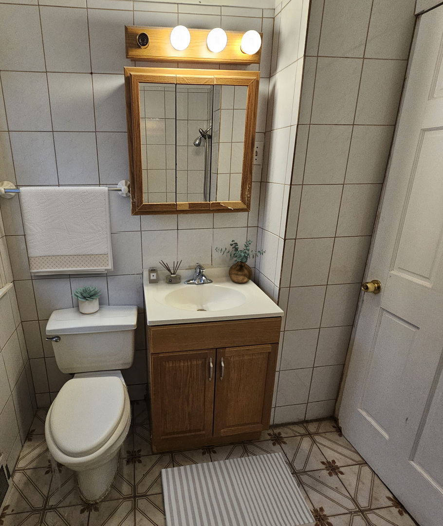 2125 S 3rd Avenue, Maywood, IL 60153