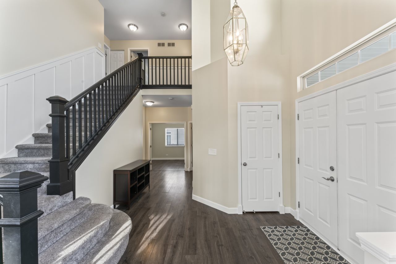 1108 Heavens Gate Drive, Lake In The Hills, IL 60156