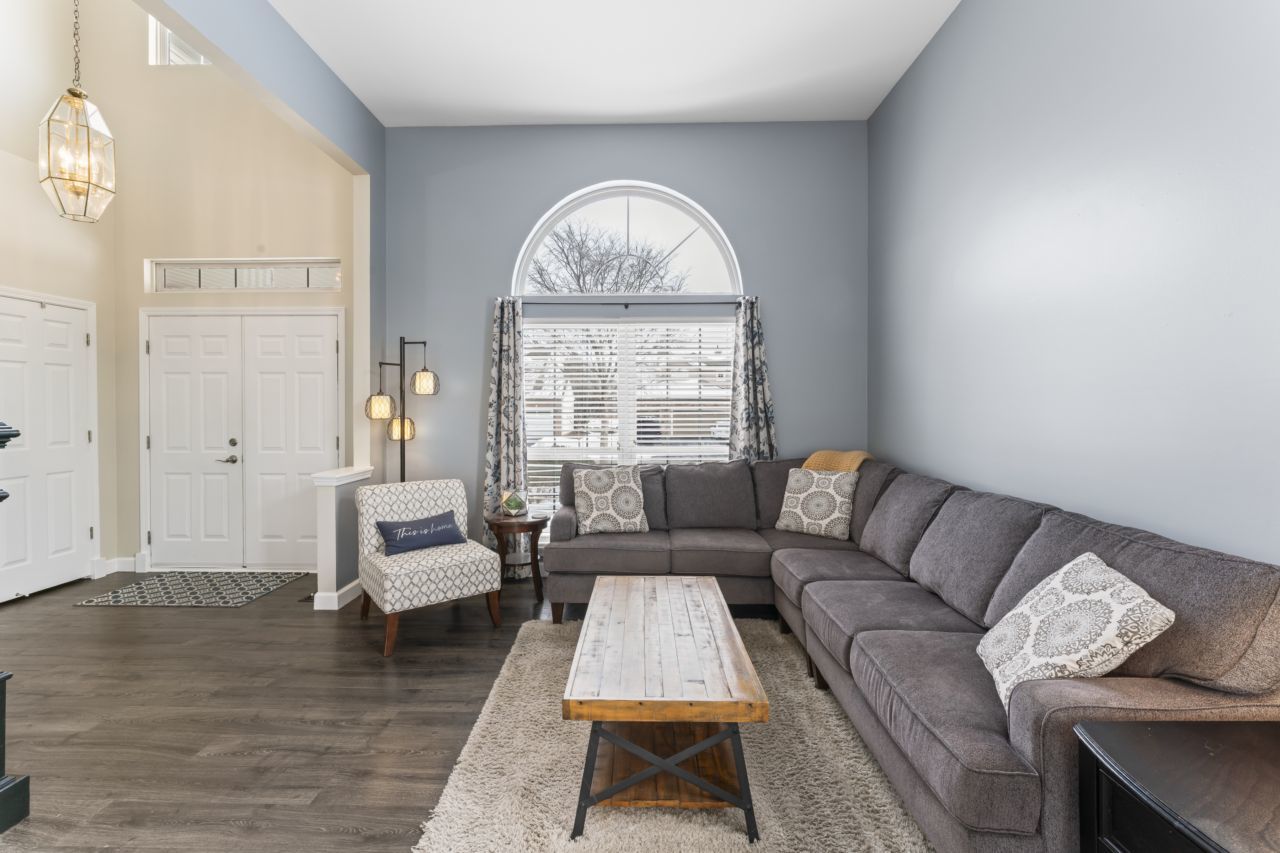 1108 Heavens Gate Drive, Lake In The Hills, IL 60156