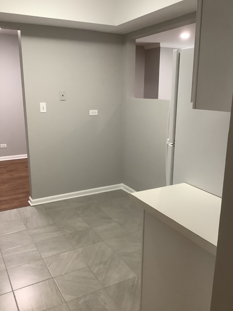 207 W Park Avenue #107, Libertyville, IL 60048