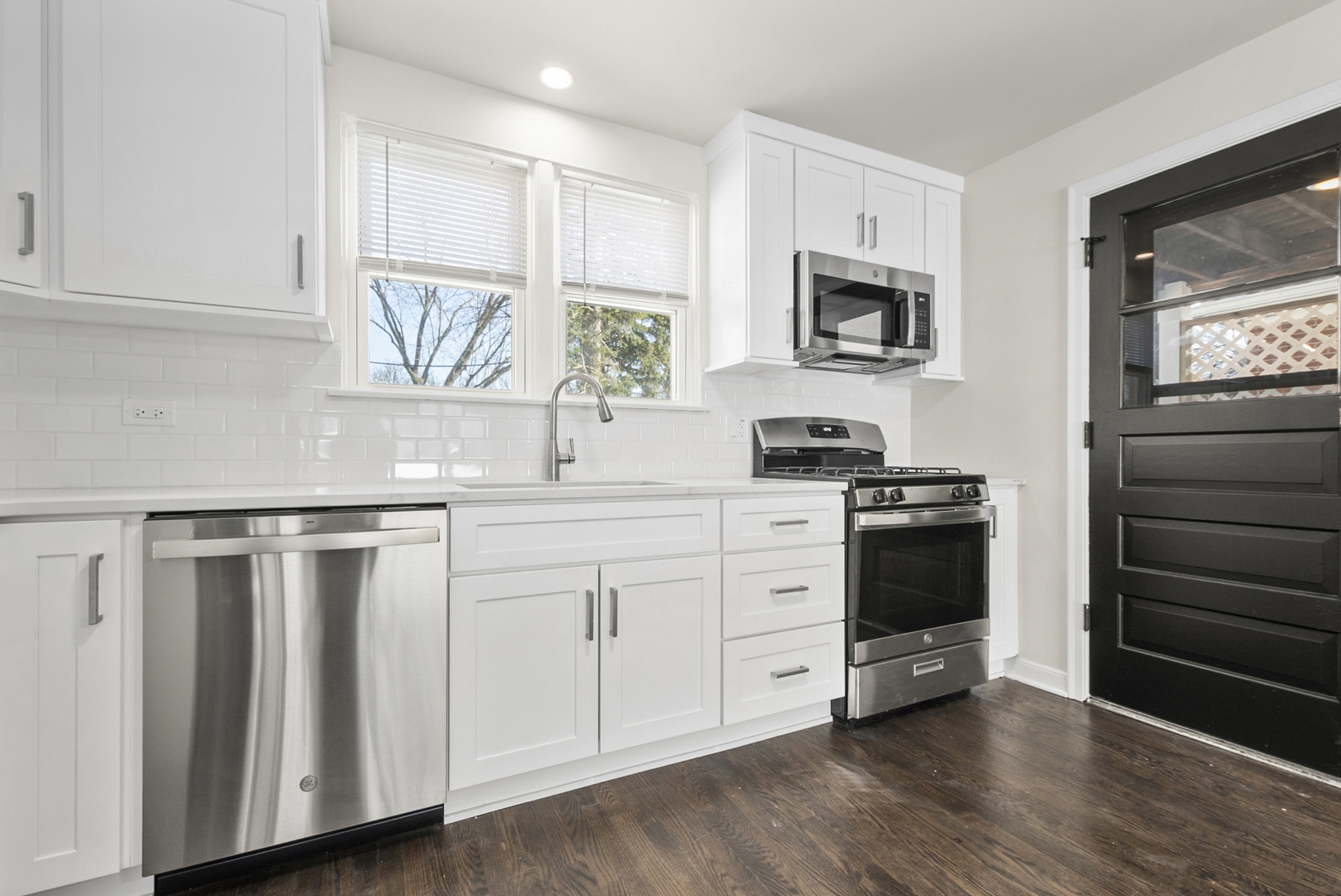 141 N Peck Avenue, La Grange, IL 60525