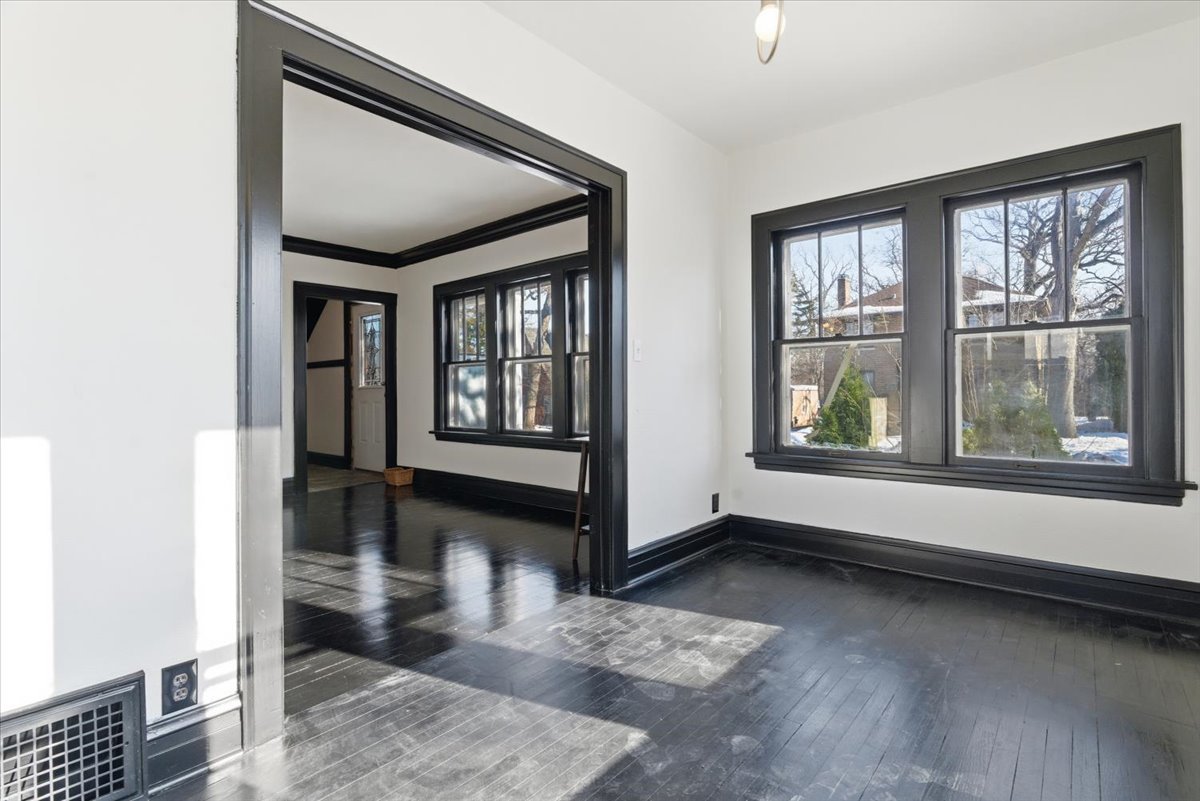 306 Oak Crest Street, Waukegan, IL 60085