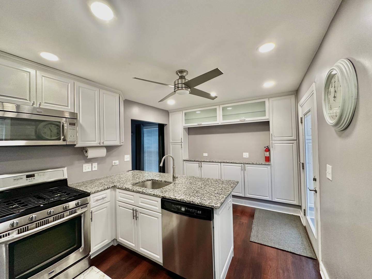 1636 Manchester Avenue, Westchester, IL 60154